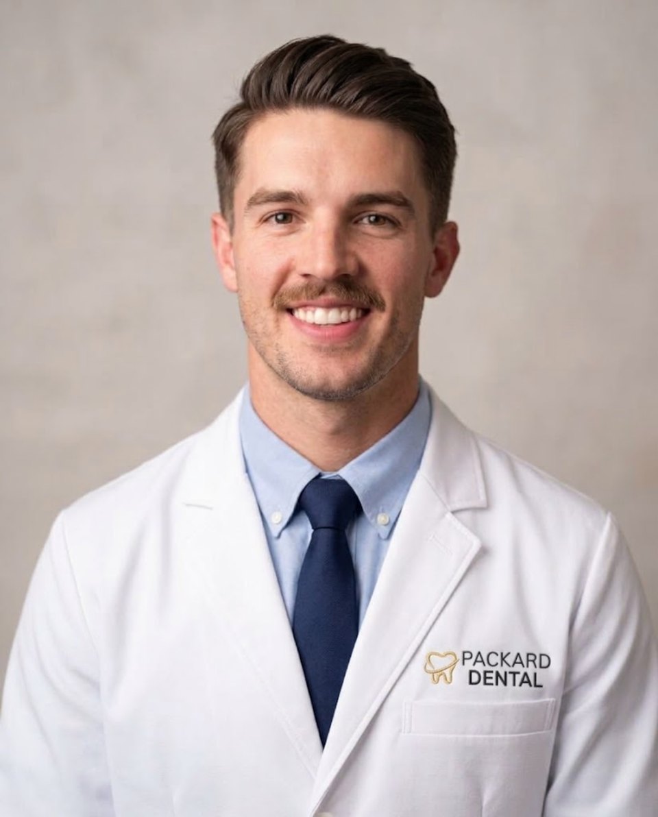 Dr. Hyrum Packard, dentista en Packard Dental en Roy, Utah